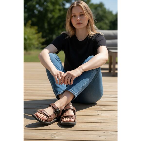 Teva Nomadic Series Women's Leather Sandals Size 9 Brown CLEAN - Picture 1 of 16